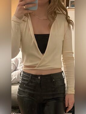 Women’s Long Sleeve Wrap Tee in Cream